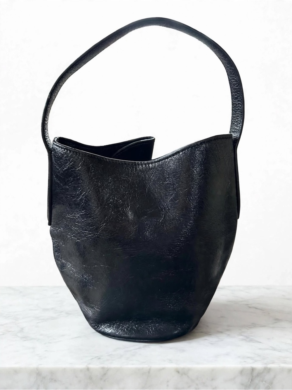 Lifer bucket bag Black Patent Leather Shoulder Bag. - Picture 6 of 10